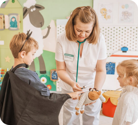 Преимущества АСИТ-терапии: ребенок без аллергии наслаждается весенним цветением